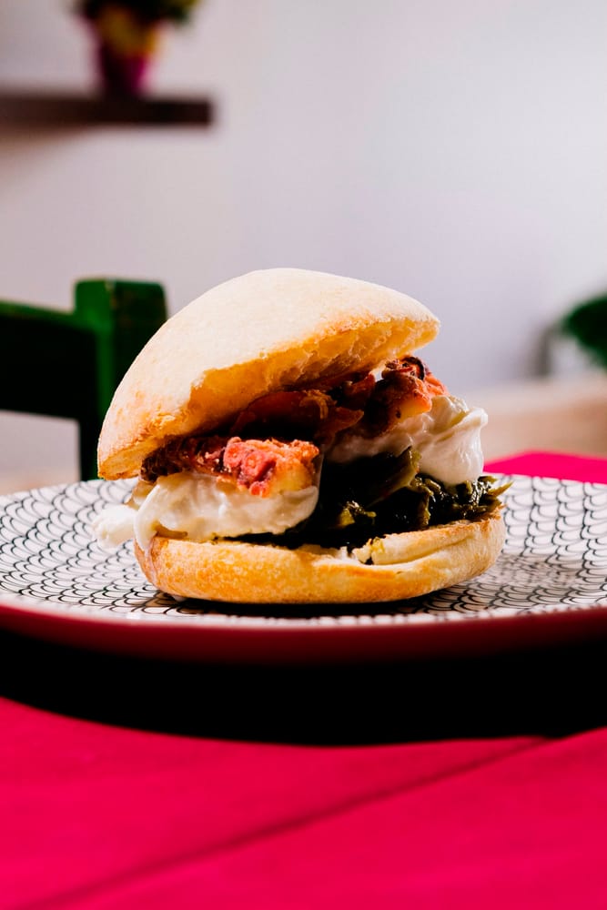Puccia salentina con verdure e provola — PitStop Lecce