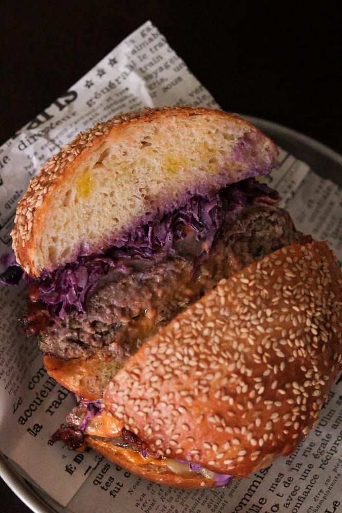 Bun con pulled pork e cavolo viola — PitStop Lecce