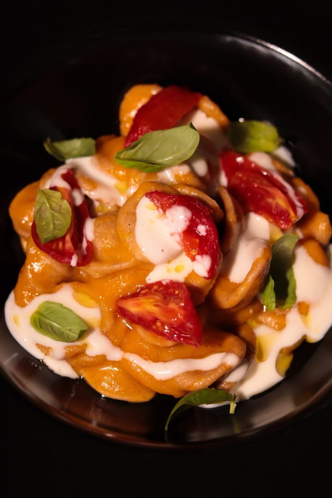 Gnocchi con pomodoro e stracciatella — PitStop Lecce